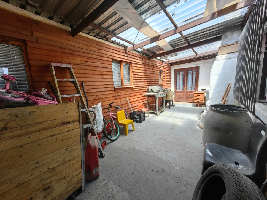 6 Bedroom Property for Sale in Roosendal Western Cape